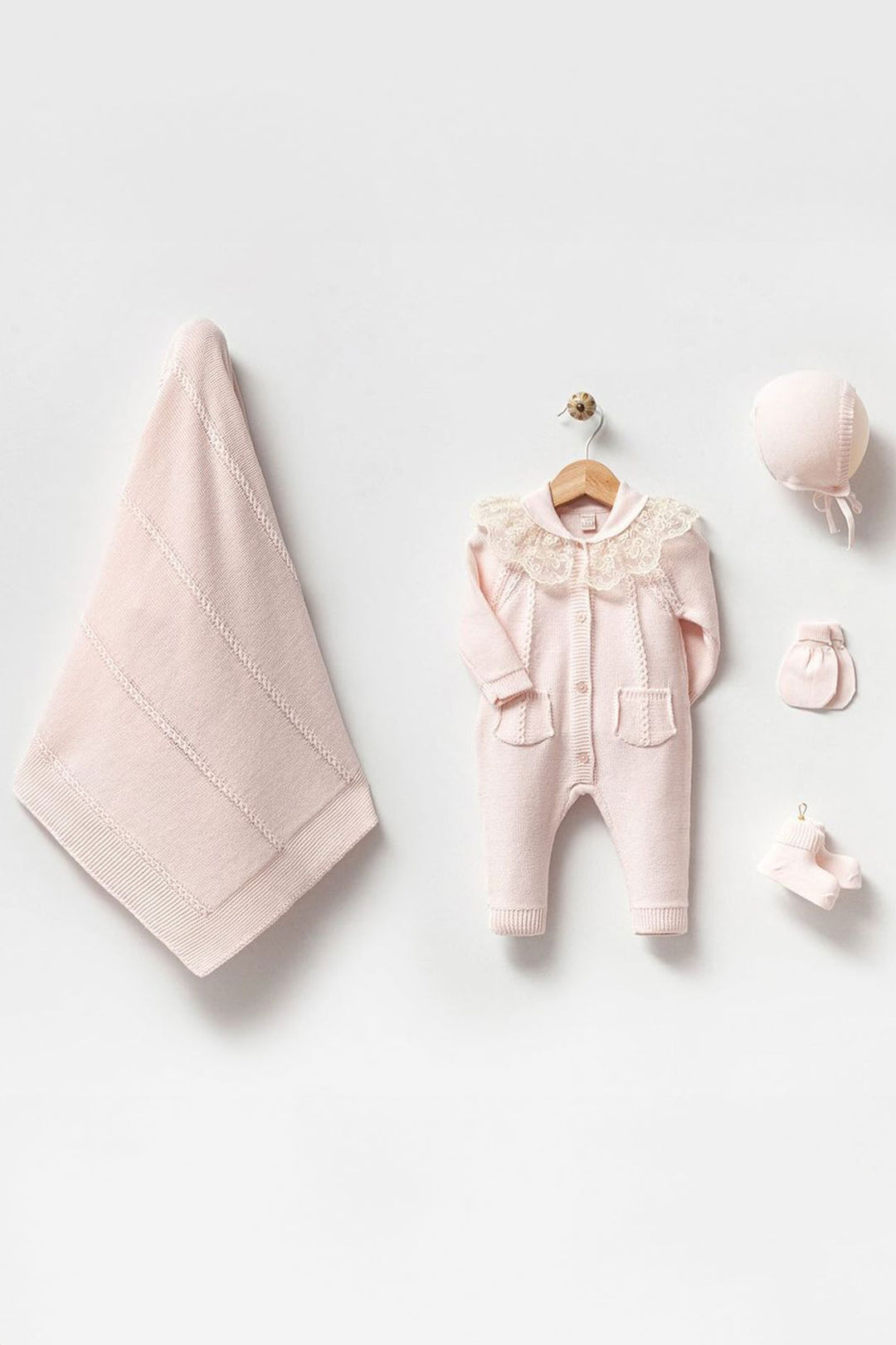 knitwear homecoming set for baby girl