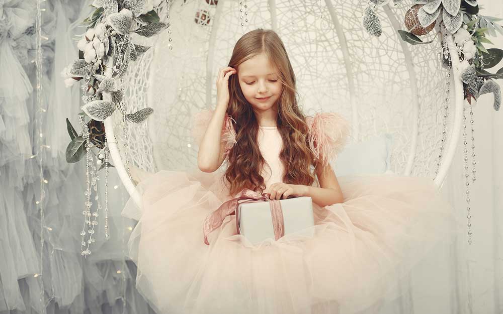 Choosing the Perfect Birthday Dress for Your Daughter in Winter