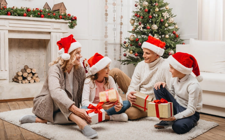 Stylish and Cozy: Christmas Photoshoot Outfit Ideas for the Whole Fami   THA Dressing