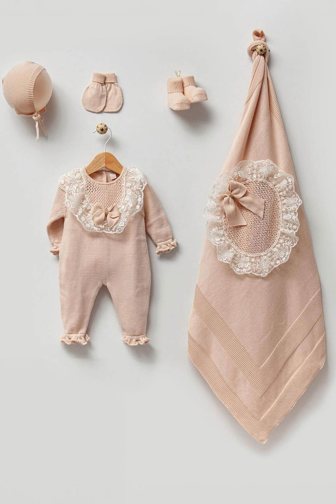 newborn baby girl coming home outfit