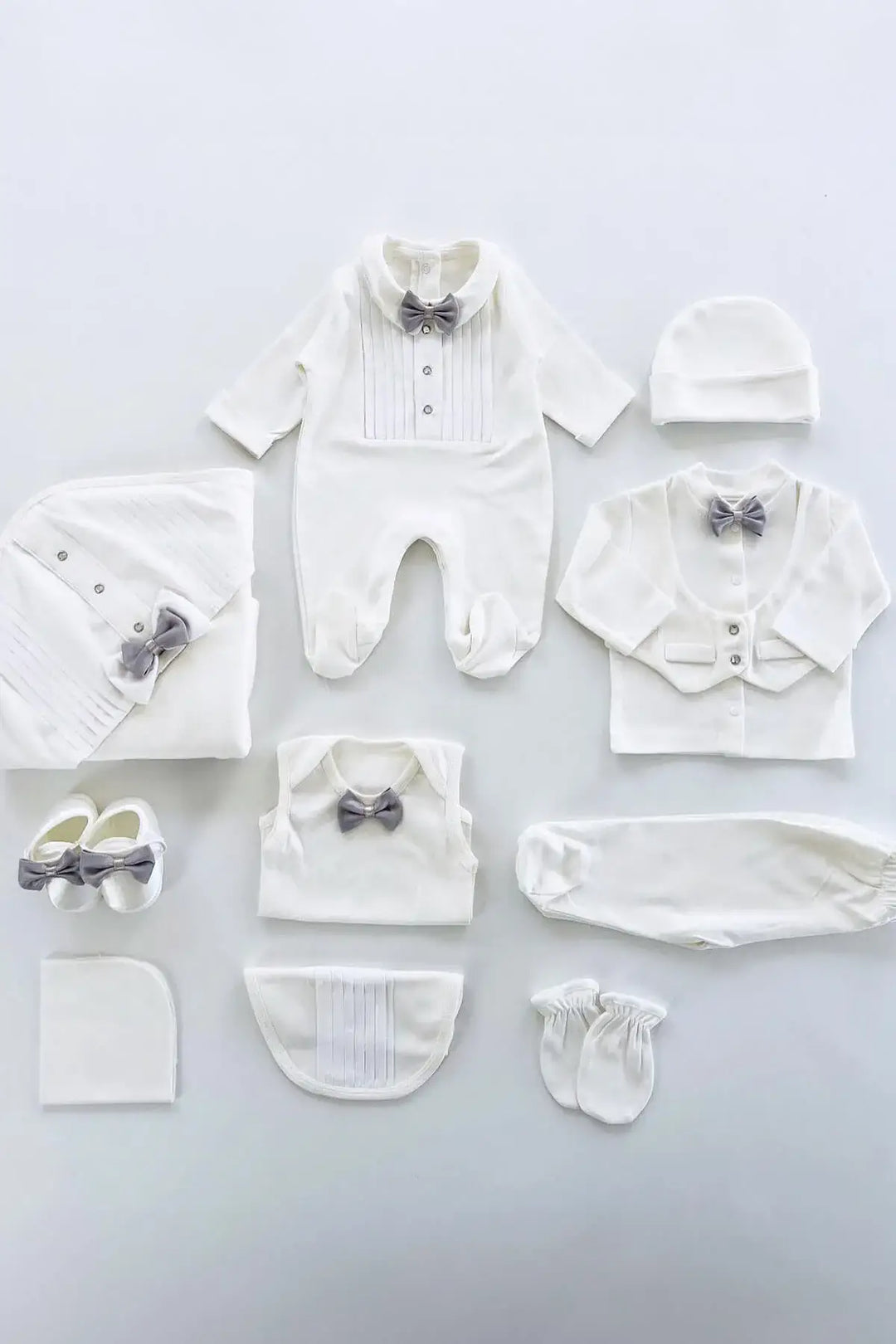 William Newborn White Coming Home Set (10 pcs)